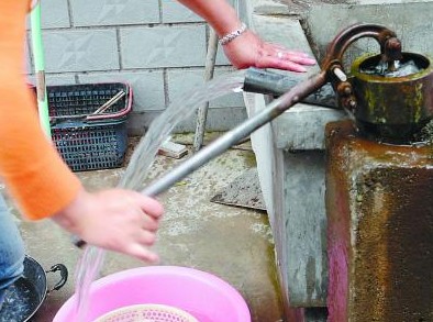 浙江:村民怀疑化工厂污染水源-化工污染-谷腾环